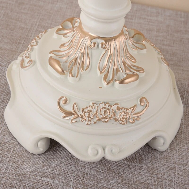 TUDA Beige Retro Resin Princess Table Lamp